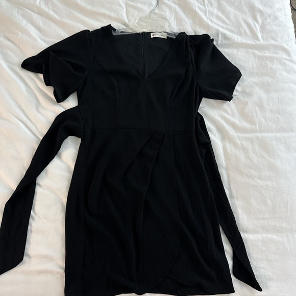 Elegant Black Dress - Picture 1 of 1